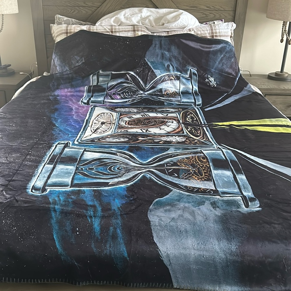 Brand new still in bag Full size throw blanket